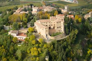 Fotografia aerea della Rocca di Bertinoro, Forlì-Cesena, Emilia-Romagna